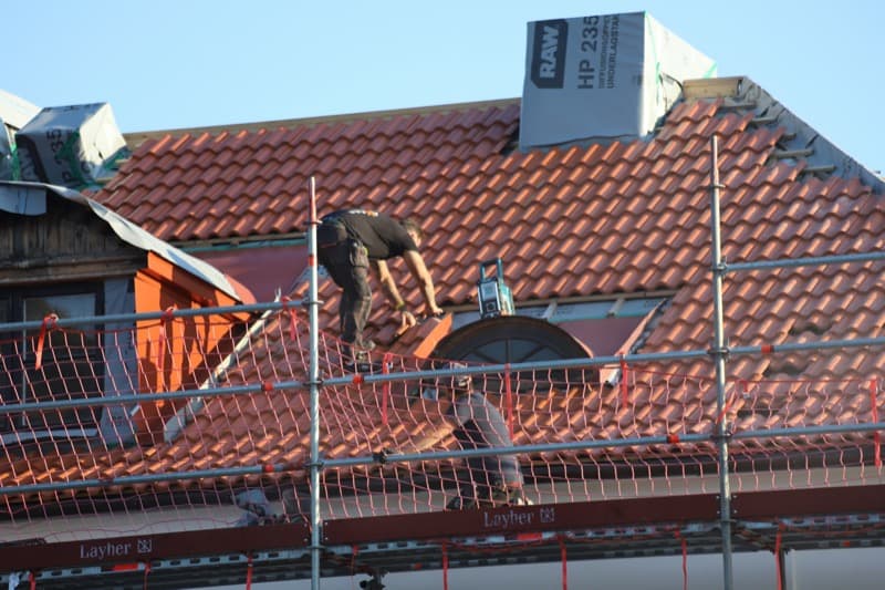 Steildach-Sanierung (Handwerker, Beispielprojekt)